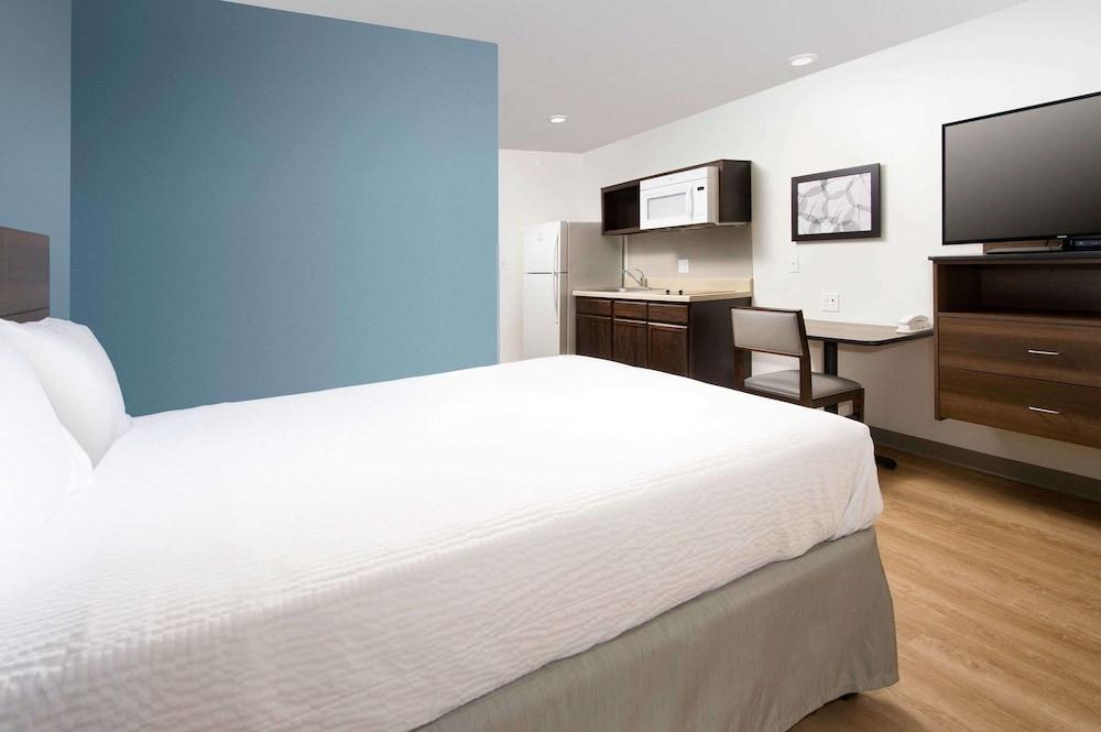 Suburban Studios Watford City Exteriér fotografie